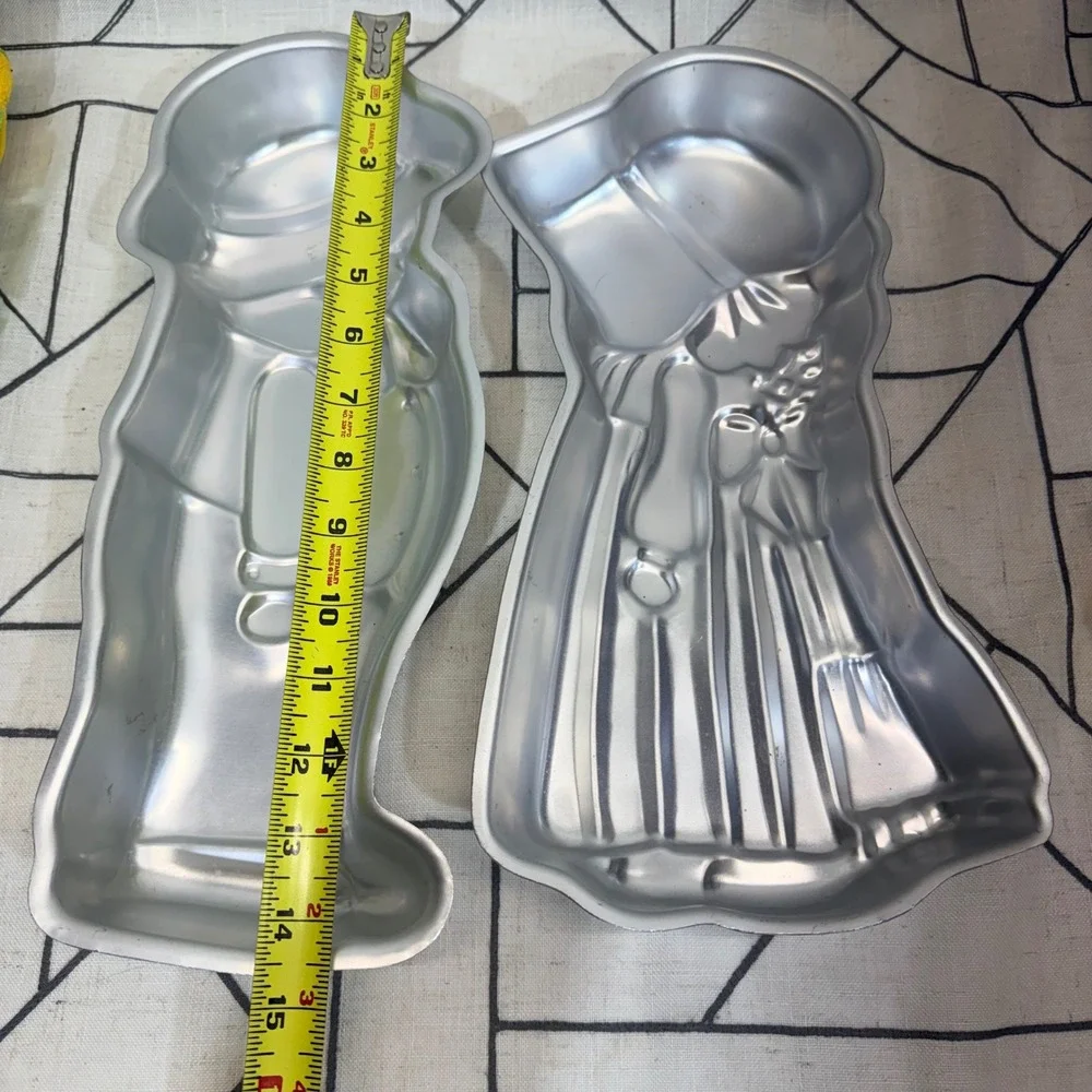 Wilton Cake Pan Set 15